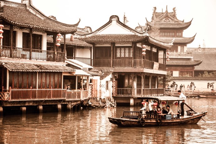 Cerca de Shanghai hay varios pueblos acuáticos preciosos, como Zhujiajiao. MIKEL BUTRAGUEÑO 
